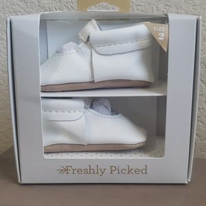 Freshly Picked moccasins size 2